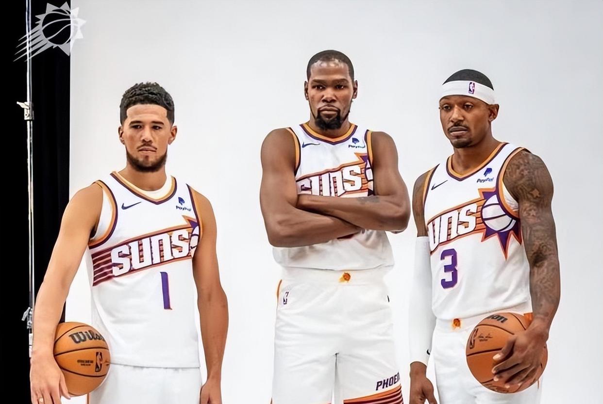 NBA新赛季焦点对决：快船队挑战勇士队，硝烟弥漫球场！