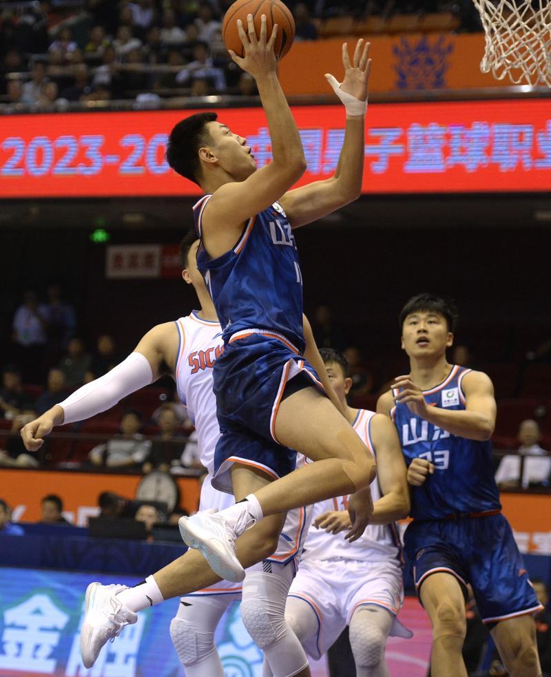 od体育官网入口-山东男篮惊险获胜，晋级夺冠