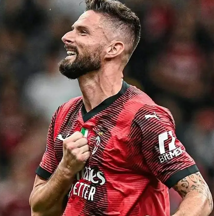 关于AC米兰后防线表现稳健，助球队保持不败的信息