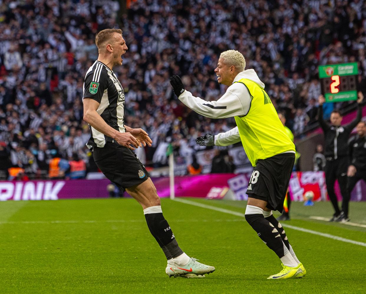 纽伦堡队在客场击败本菲卡，晋级下一轮比赛