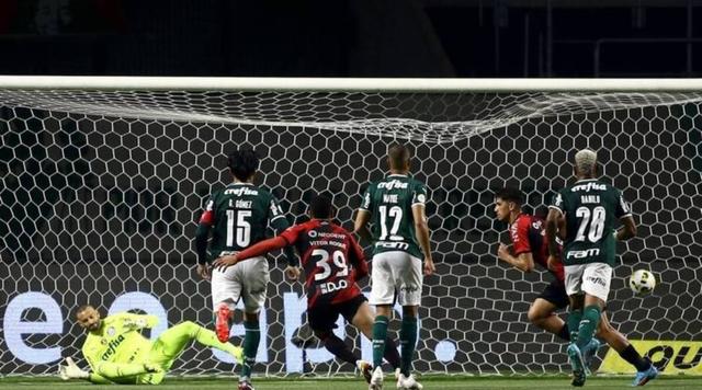 欧洲联赛中劲敌遭遇突然失利