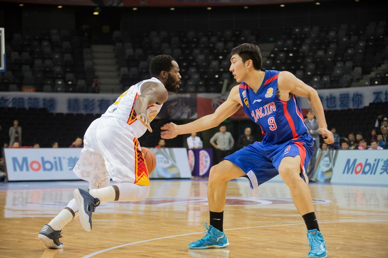 关于重庆斩获三分，取得主场胜利！的信息