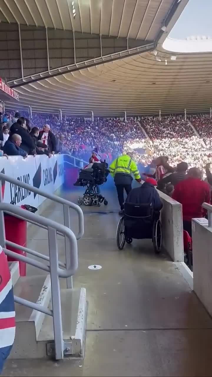 伯明翰城客场失利，惨败给桑德兰