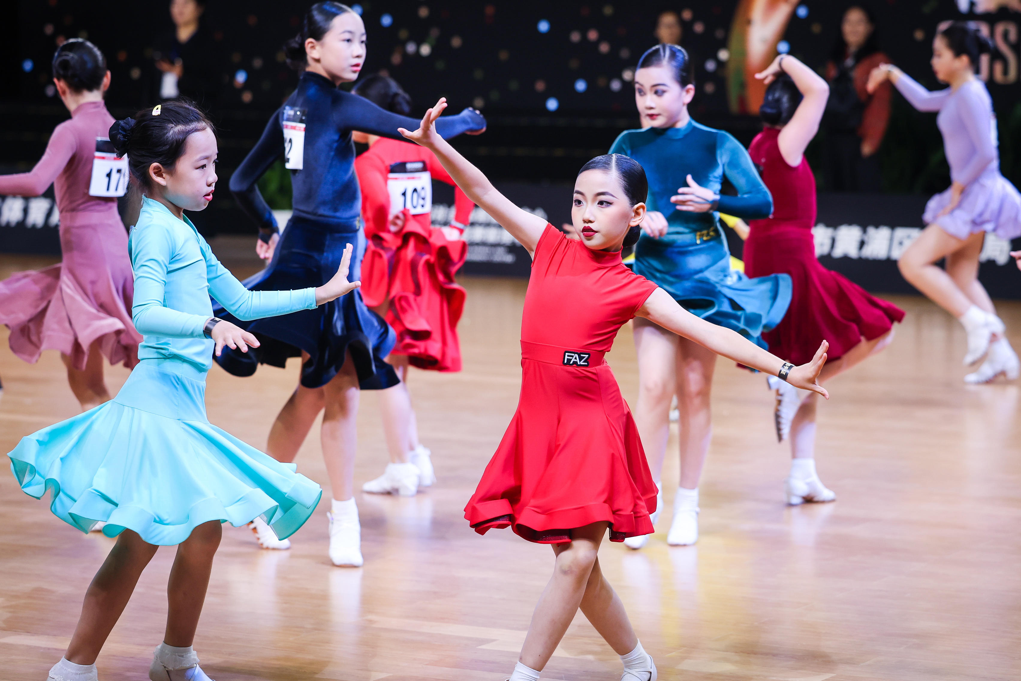 关于体育精神传承下，比赛火爆上演的信息