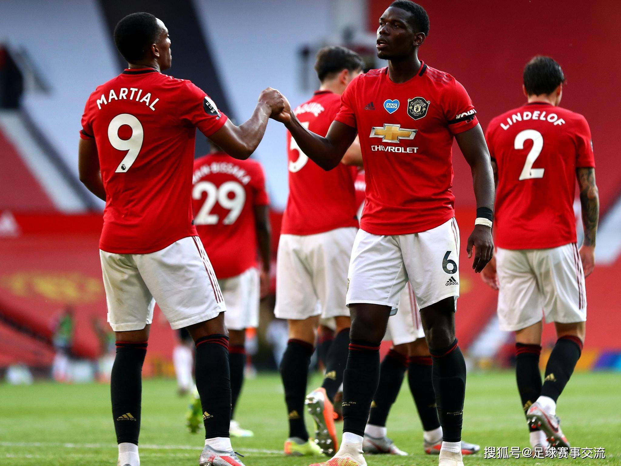 关于曼联遭遇平局，竞争形势日益严峻的信息