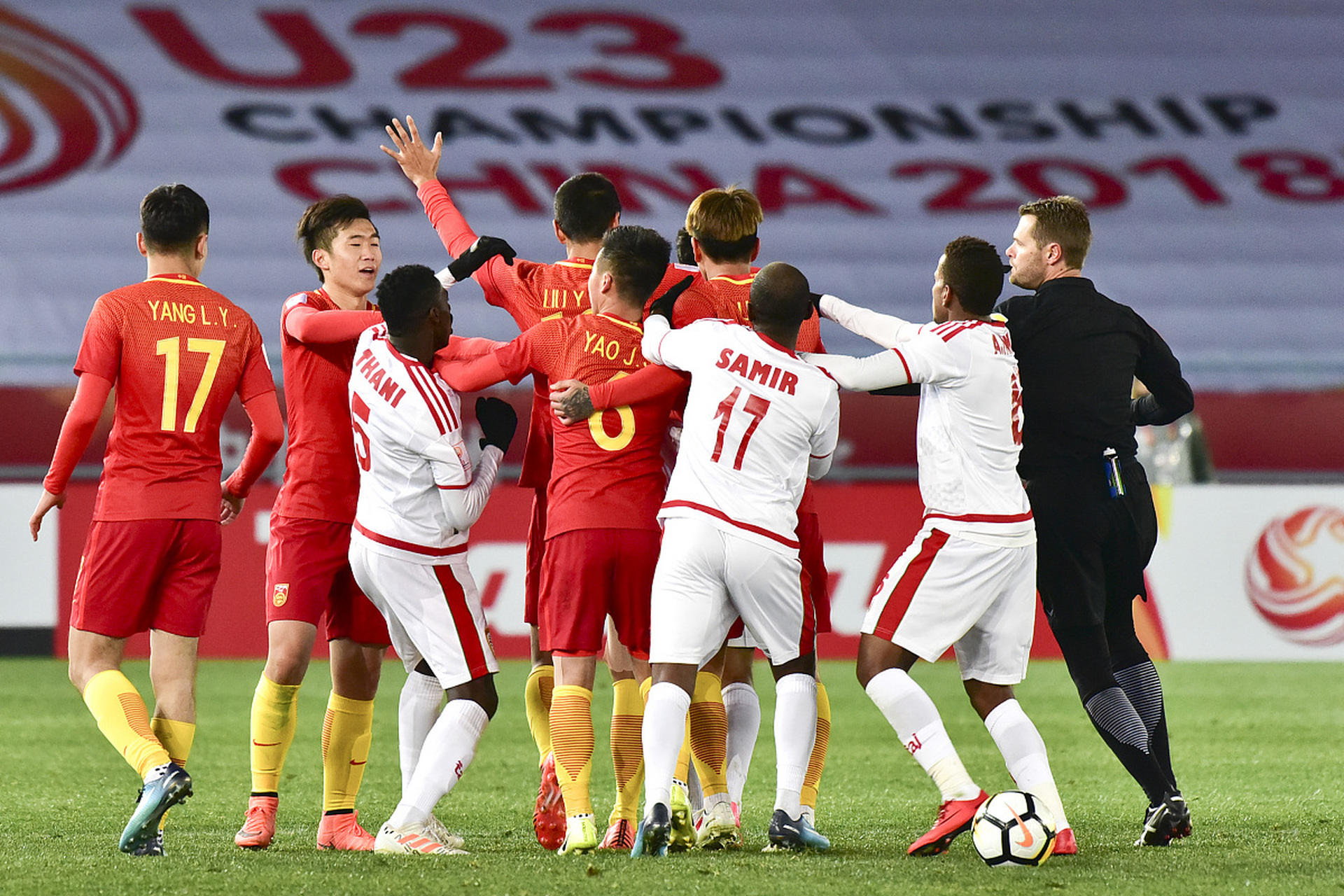 od体育官网app-对手拼尽全力相映成趣，欢呼喝彩场面热闹吸引目光！的简单介绍