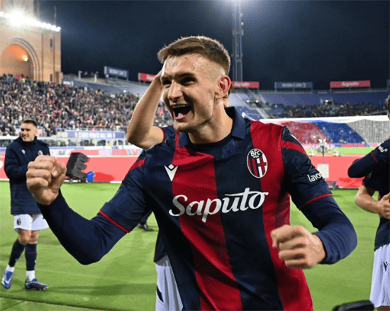 包含乌迪内斯迎战AC米兰，胜者赢球士气的词条