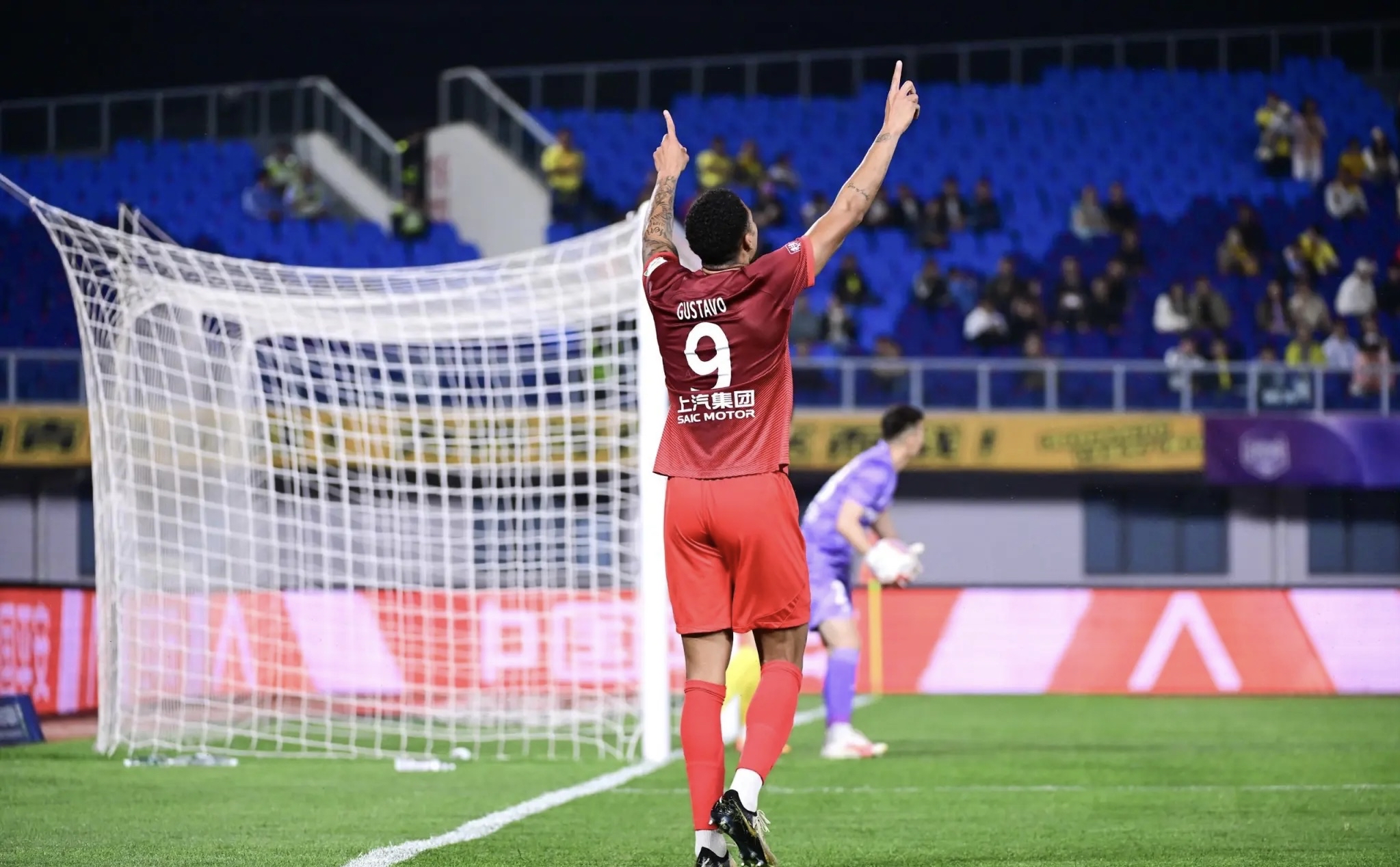 中超球队在重要赛事中取得胜利